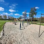 Chalet Met Veranda & Omheinde, Ruime Tuin In Zeeland Vp077