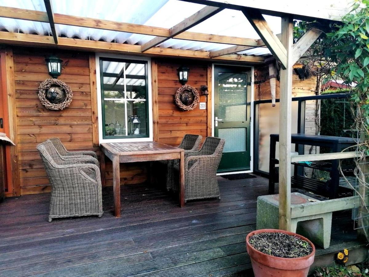 Vakantiehuis Met Veranda & Omheinde, Ruime Tuin In Zeeland Vp077 *