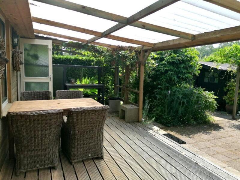 Vakantiehuis Met Veranda & Omheinde, Ruime Tuin In Zeeland Vp077 Heinkenszand