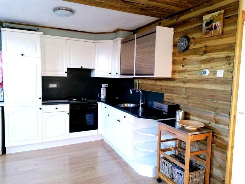 Met Veranda & Omheinde, Ruime Tuin In Zeeland Vp077 Vakantiehuis Heinkenszand