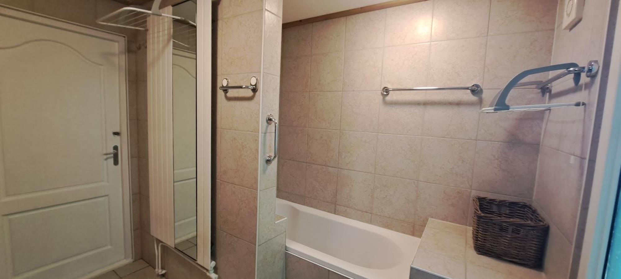 Met Veranda & Omheinde, Ruime Tuin In Zeeland Vp077 Vakantiehuis