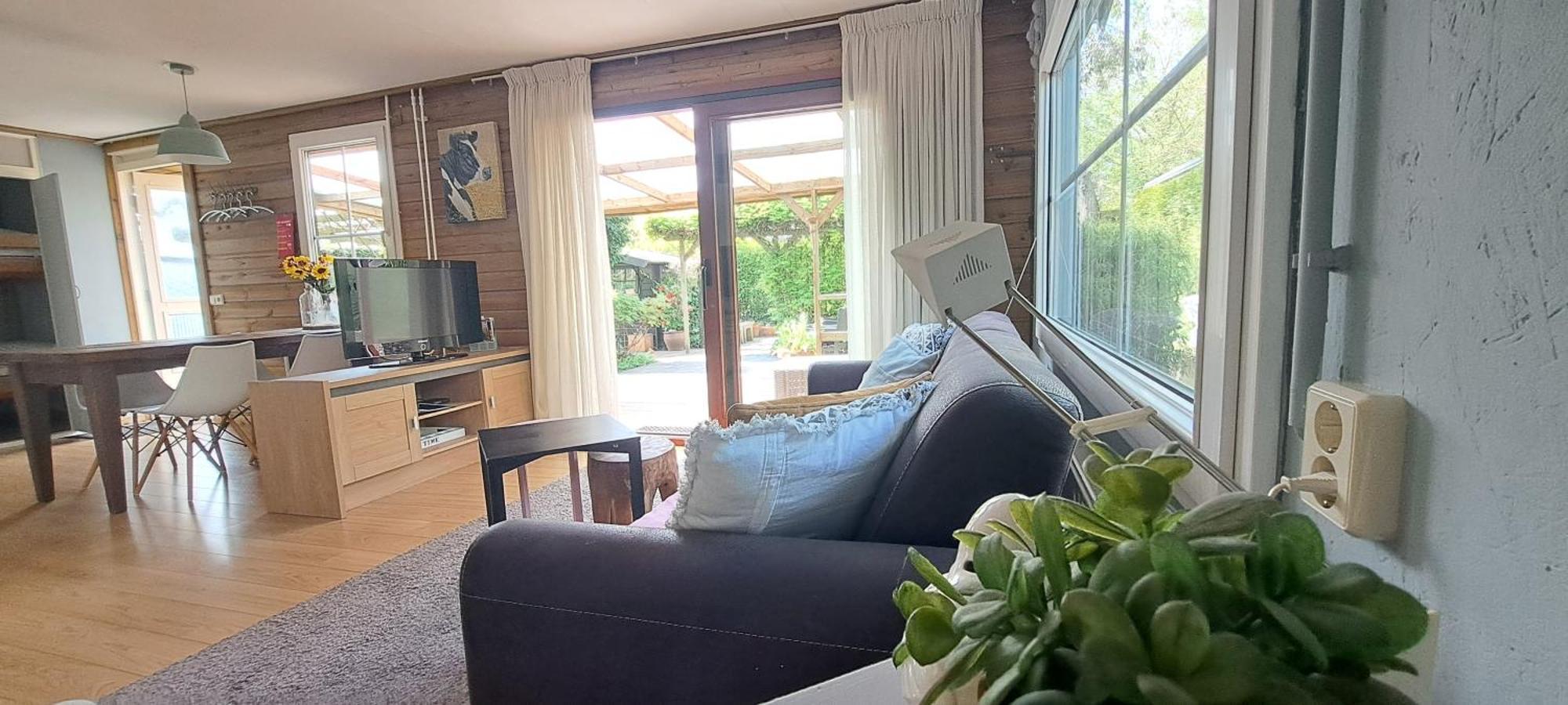 Met Veranda & Omheinde, Ruime Tuin In Zeeland Vp077 Vakantiehuis Heinkenszand