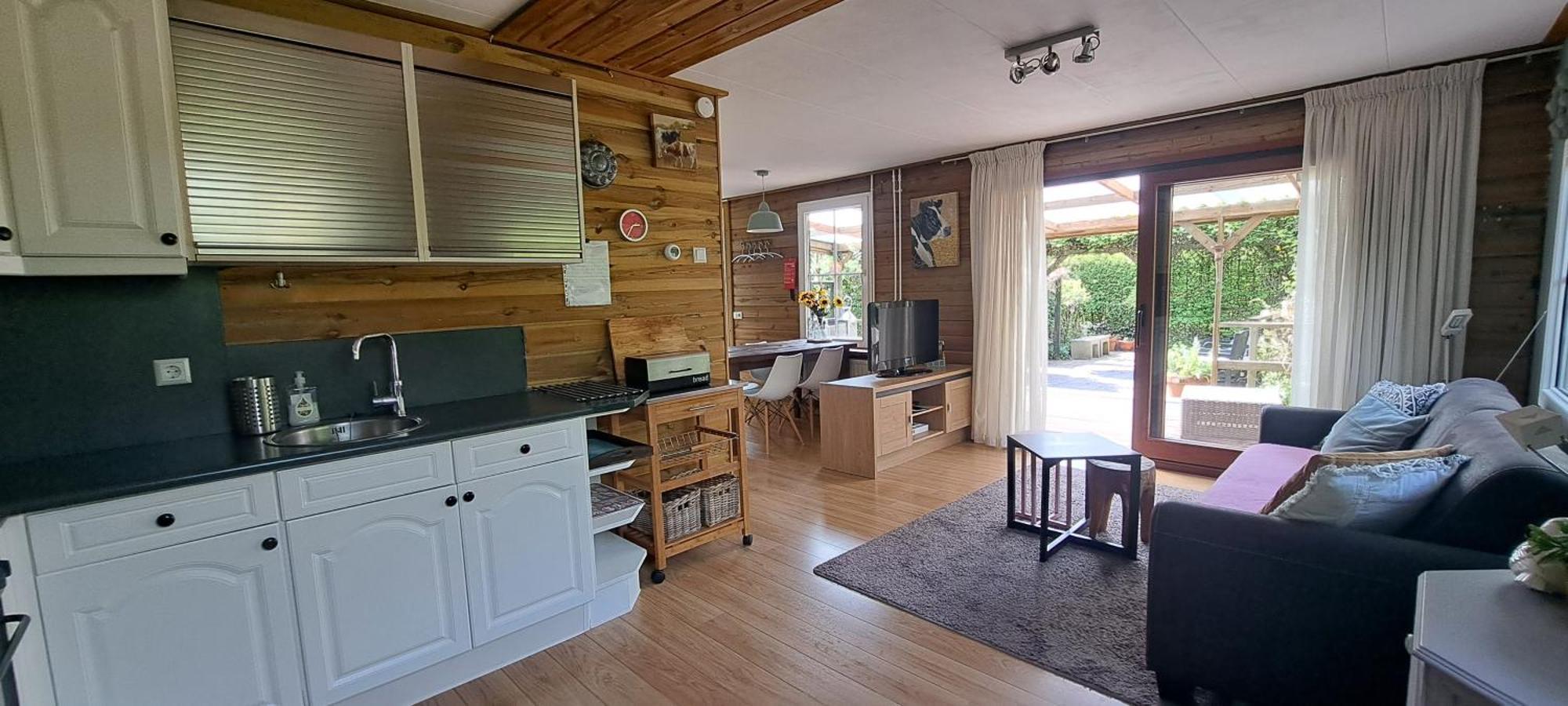 Vakantiehuis Met Veranda & Omheinde, Ruime Tuin In Zeeland Vp077 *